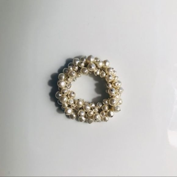VTG Pearl & Rhinestone Signed Bracelet Vintage On Trend - Picture 4 of 8